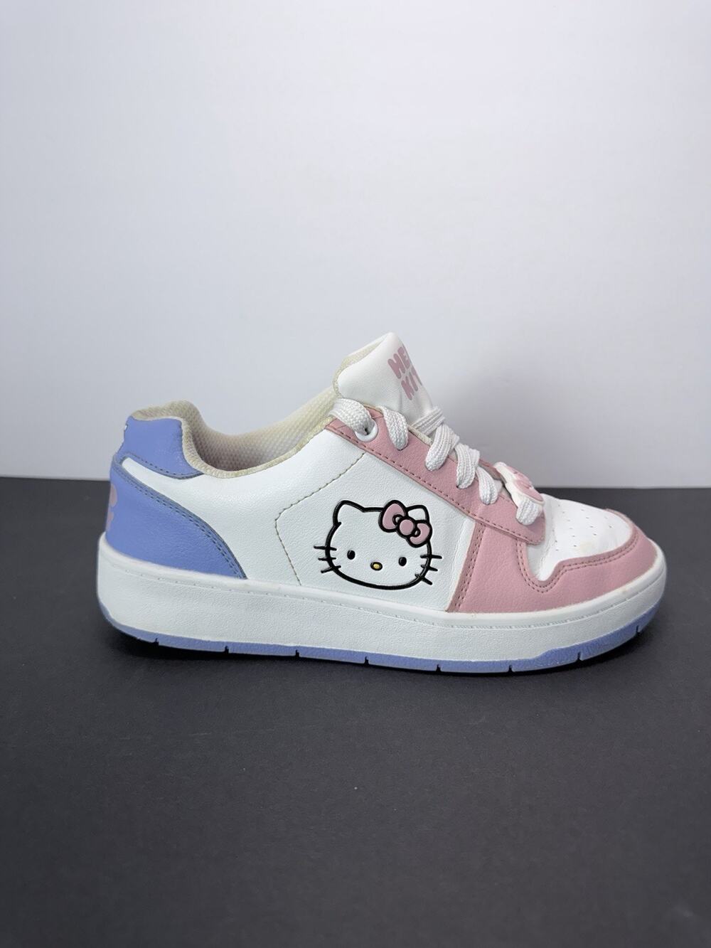 Hello Kitty by Sanrio Women's Pink White & Blue Casual Court Sneakers Shoe Sz 6